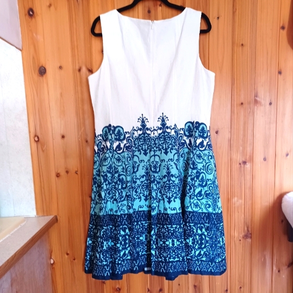 JONES NEW YORK Floral Sleeveless Scoop Neck White Blue Size 16 Print fit & Flare - Picture 6 of 16